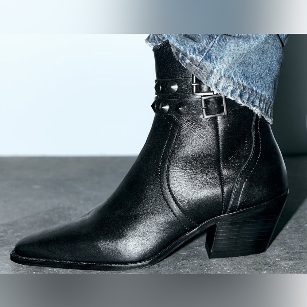 Beautiful black leather Zara boots, brand new.